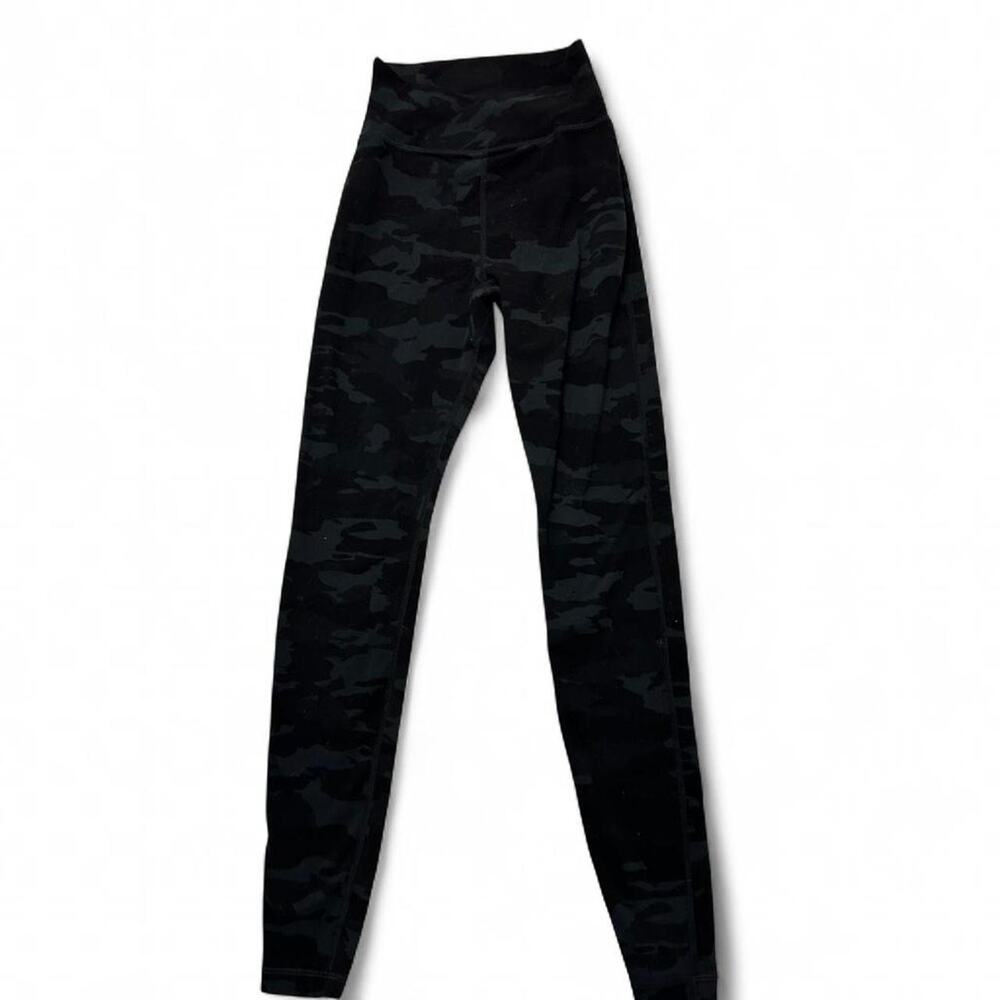 Alphalete Women’s Black Camo Low Rise V Cut Flattering Fitted Leggings Size XXS - Picture 2 of 5
